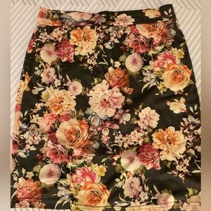Le Lis Floral Pencil Skirt